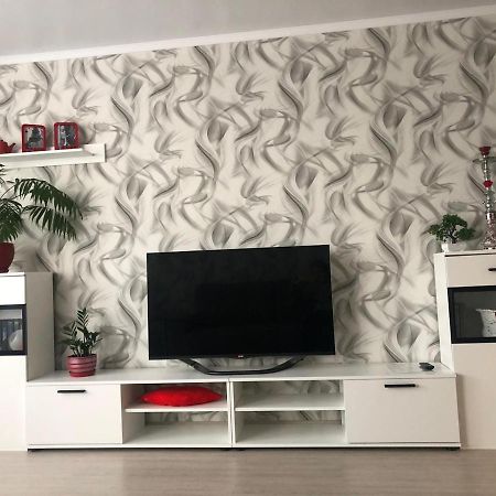 Helena Apartments On Mira 61 Mohiliv Kültér fotó